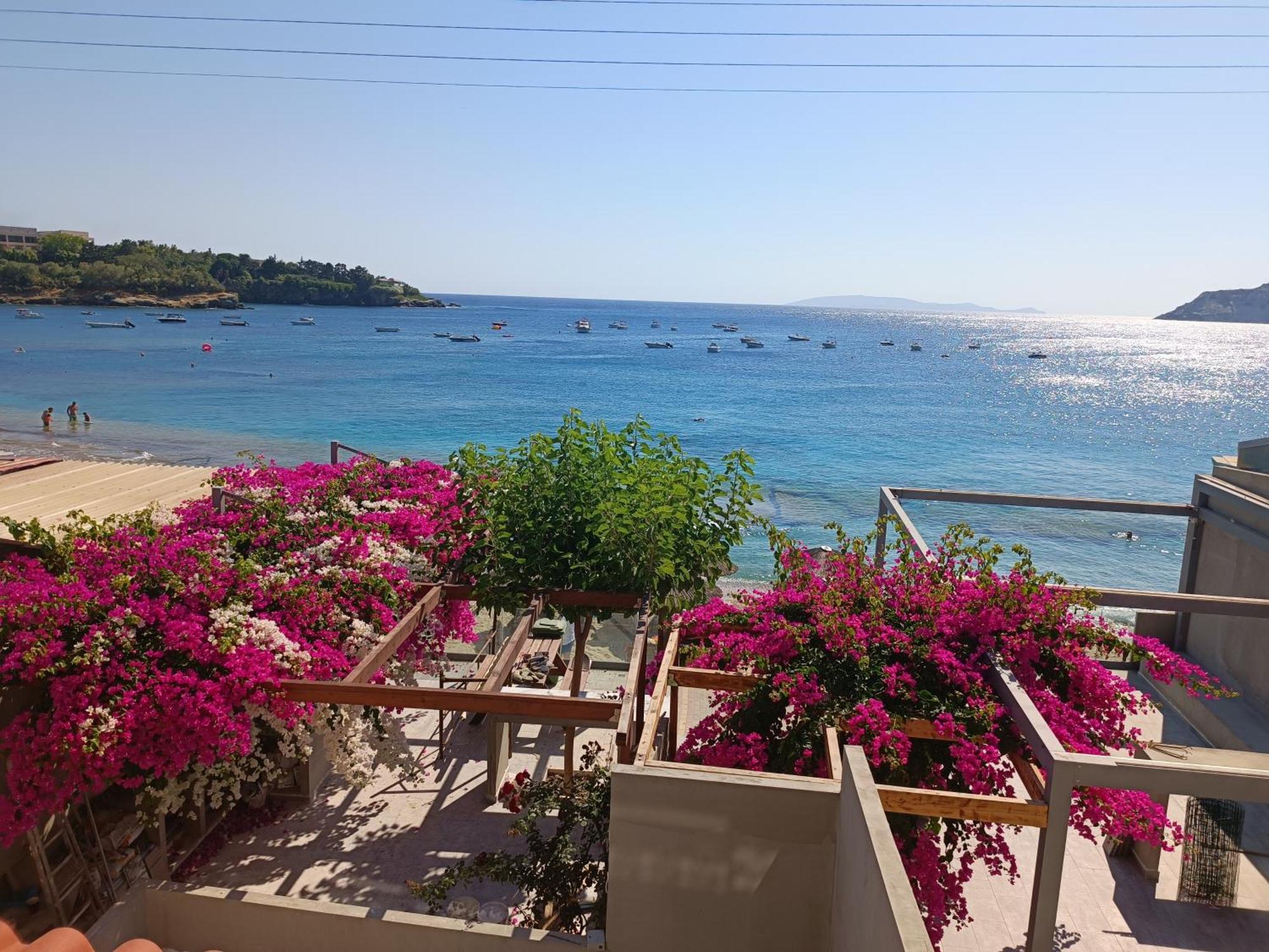Buganvilla Sea View Apts Agia Pelagia  Buitenkant foto