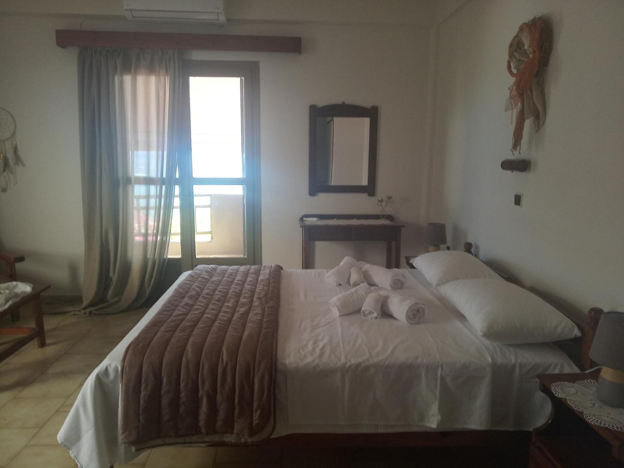 Buganvilla Sea View Apts Agia Pelagia  Buitenkant foto